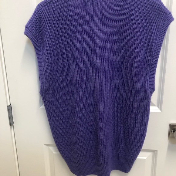 V neck pullover - Picture 2 of 3